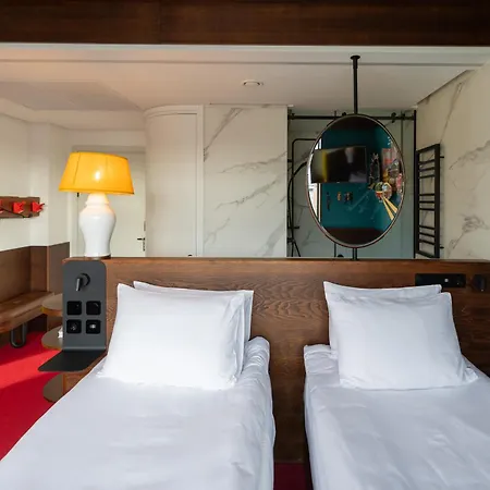 !fest Rynok Square Hotel *