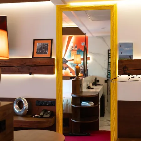 Hotel !fest Rynok Square *