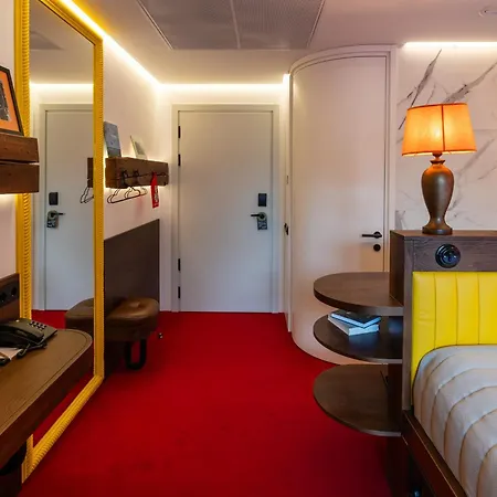 Hotel !fest Rynok Square Lviv