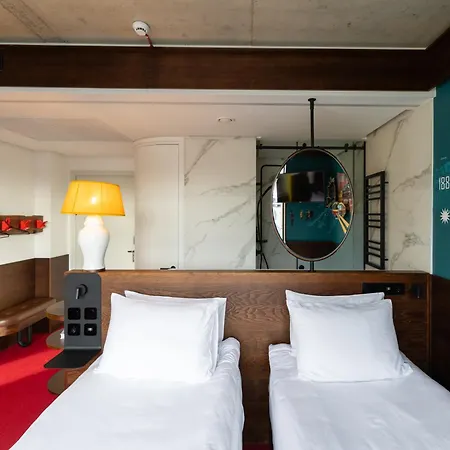 Hotel !fest Rynok Square