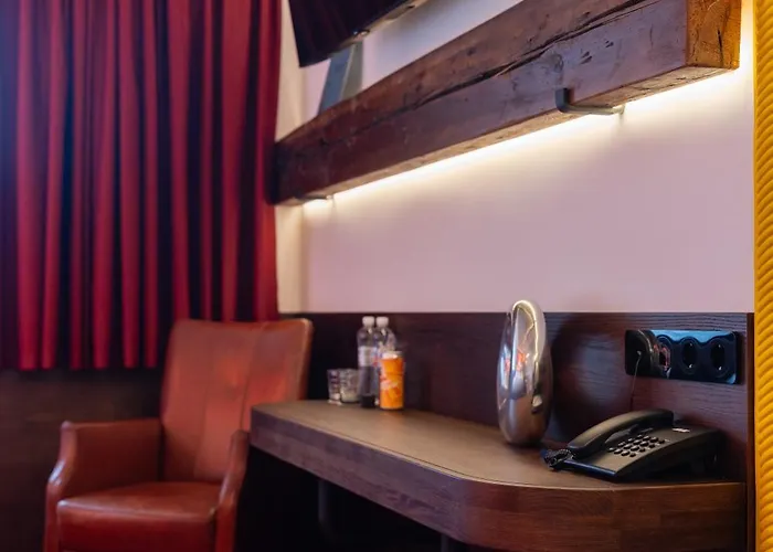 Hotel !fest Rynok Square Lvov