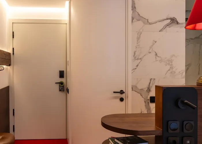 Hotel !fest Rynok Square Lvov