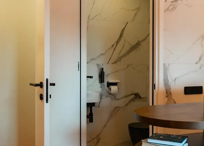 !fest Rynok Square Hotel *