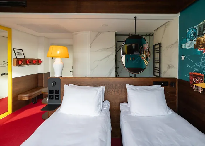 !fest Rynok Square Hotel *