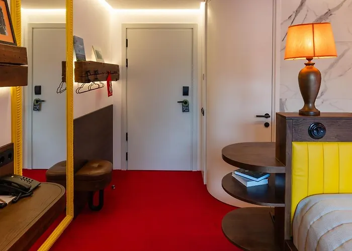 Hotel !fest Rynok Square Lvov