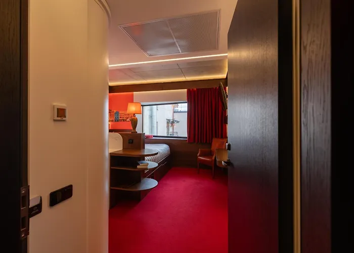 Hotel !fest Rynok Square *