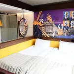 Hotel !fest Rynok Square
