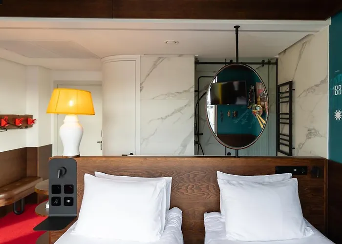 Отель !fest Rynok Square