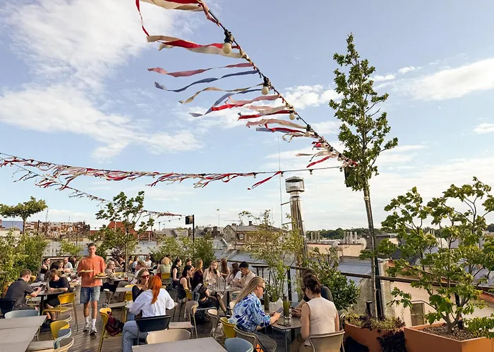 Отель !fest Rynok Square Львов